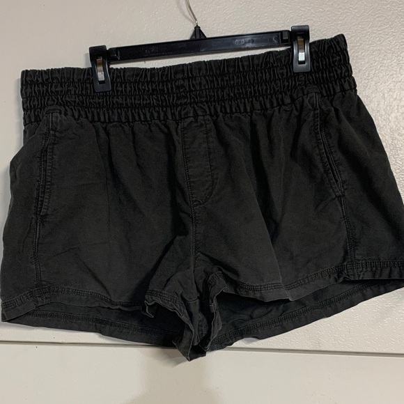 AERIE COTTON SMOCKED ELASTIC WAIST GRAY SHORTS XL - Picture 2 of 6